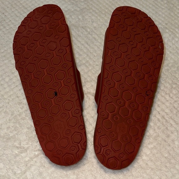 🩴 Express Rubber Slide Sandals – shade of Red, Size 12 - Picture 13 of 13